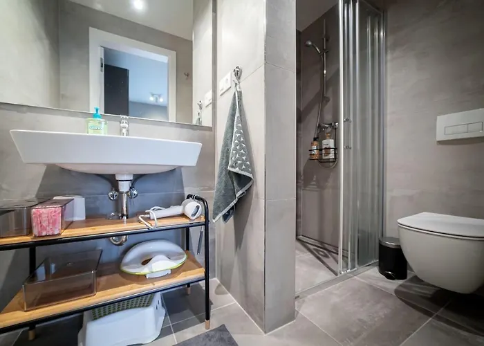 Trio Apartment *