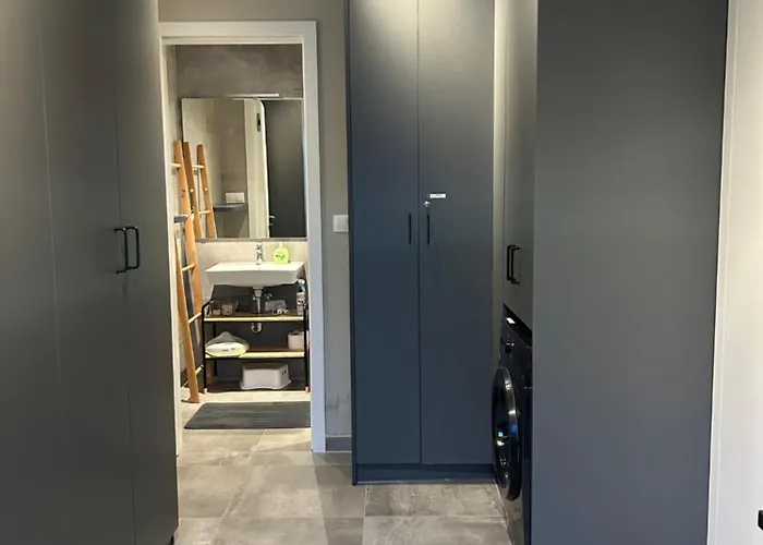 Trio Apartment *